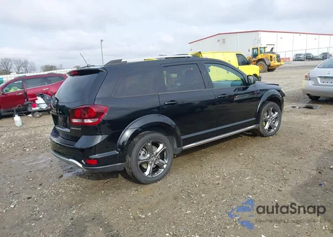 2015 Dodge Journey Crossroad z USA, uszkodzony, nr VIN 3C4PDCGG8FT632568